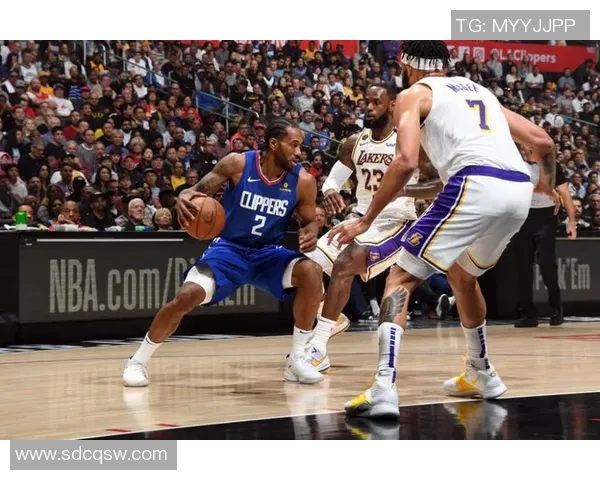 湖人队与骑士队激战正酣谁能在这场对决中笑到最后